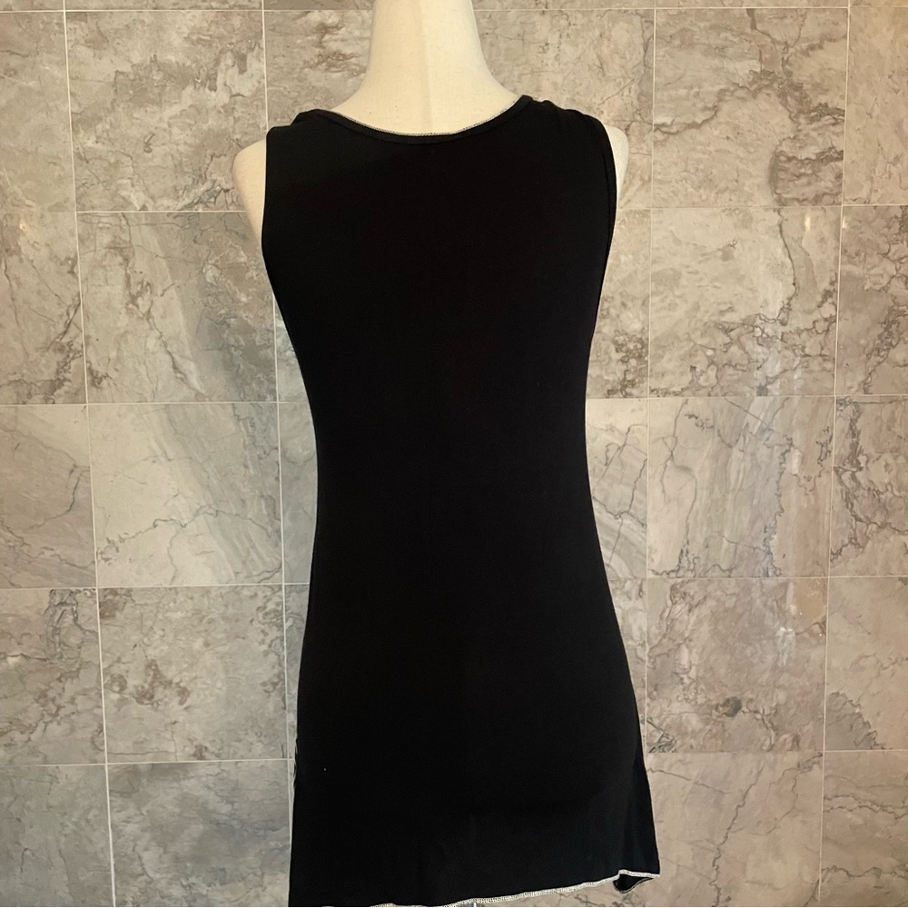 Edista Geometric Tank Top - Picture 6 of 8